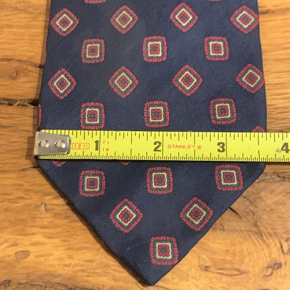 HARVARD COOP CAMBRIDGE BOSTON RIVETZ OF BOSTON SILK FOULARD VINTAGE NECKTIE - Picture 10 of 13